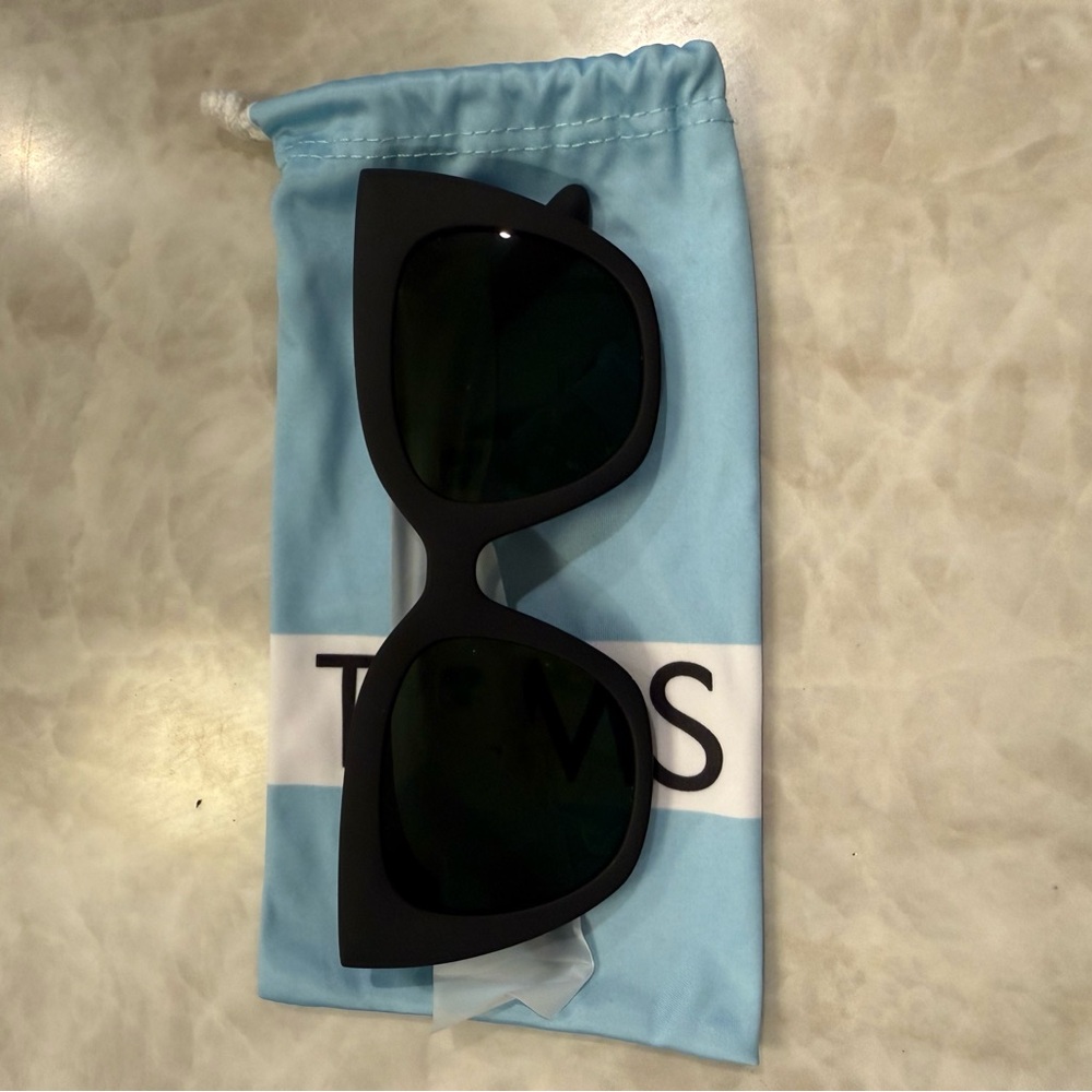Toms Black Sunglasses with Light Blue Pouch